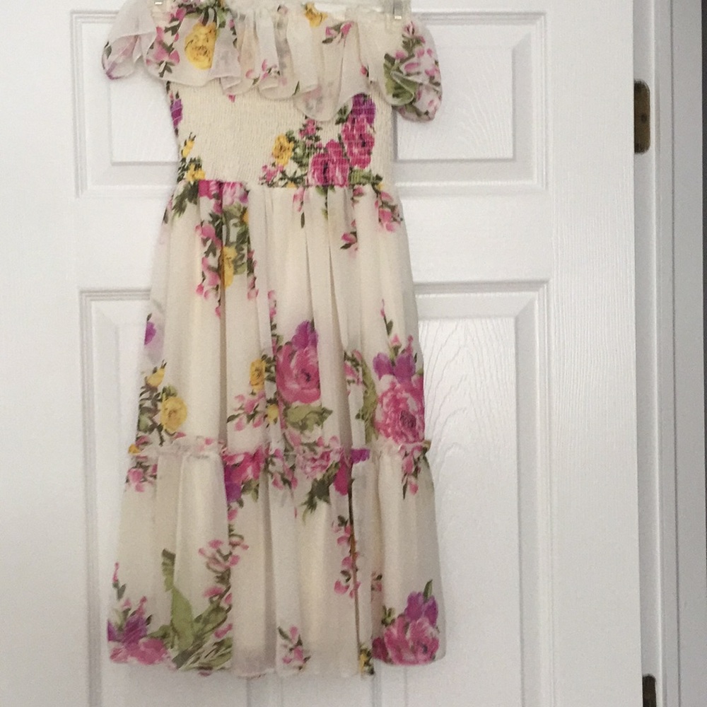 Adorable juniors strapless dress